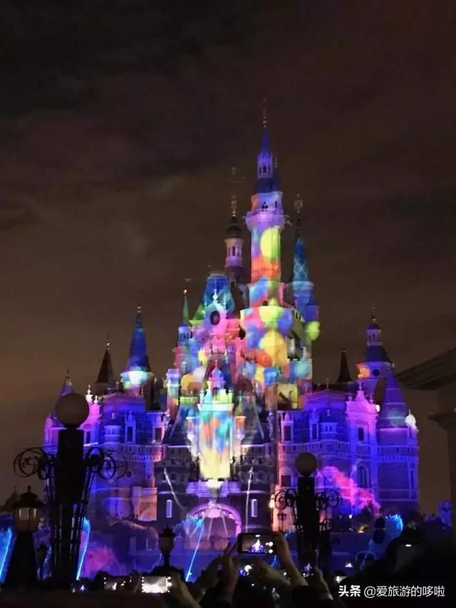 打卡全球六大迪士尼的独家测评，快带上这份深度攻略玩转乐园