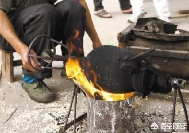 吃饭排队到4000桌以后,换做你会排队么?为了美食而排队等候的经历,大家有么? 吃饭排队到4000桌以后,换做你会排队么?为了美食而排队等候的经历,大家有么?