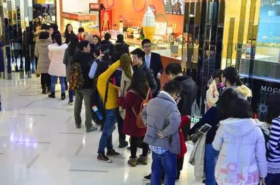 怎么样让餐厅顾客排队?