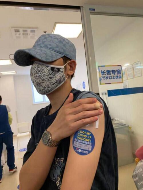 排队画面曝光！台湾地区民众组团赴大陆打疫苗……