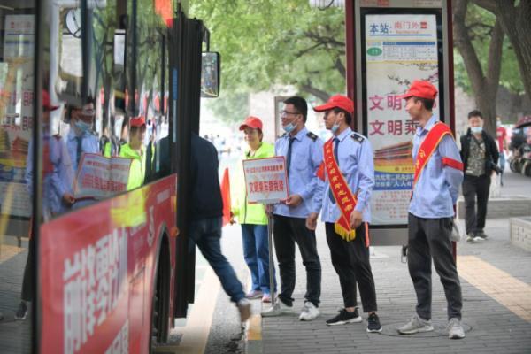 “西安人有多会排队”?热搜榜里寻真相 “西安人有多会排队”?热搜榜里寻真相