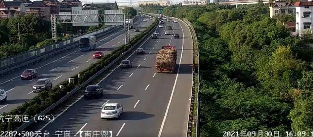 杭州东站已经人山人海了!部分高速大流量排队缓行…交警提醒:这才是堵车最重要的原因 杭州东站已经人山人海了!部分高速大流量排队缓行…交警提醒:这才是堵车最重要的原因