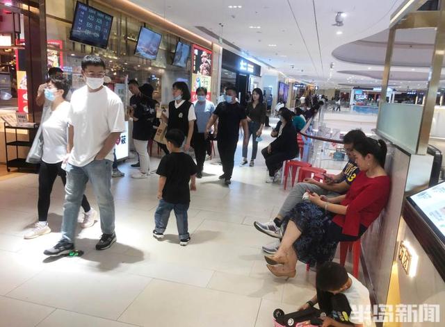 要吃饭，先排队