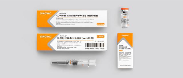 众多居民排队等待新冠疫苗第一针,为何要优先保障第二针?