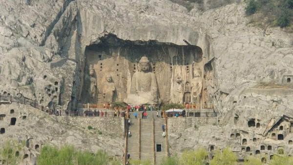 今年国庆假期洛阳龙门石窟的游客多吗? 今年国庆假期洛阳龙门石窟的游客多吗?