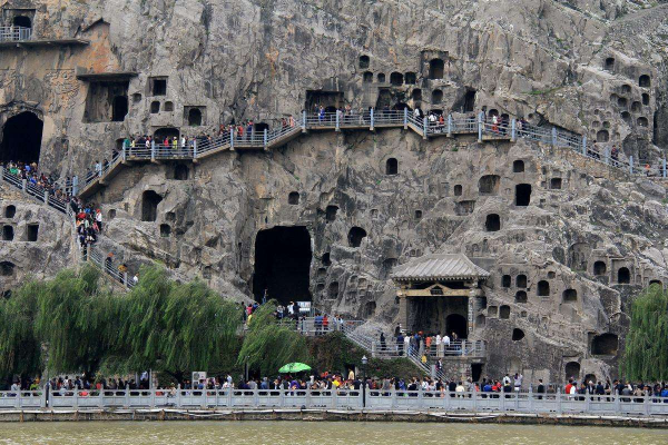 今年国庆假期洛阳龙门石窟的游客多吗? 今年国庆假期洛阳龙门石窟的游客多吗?