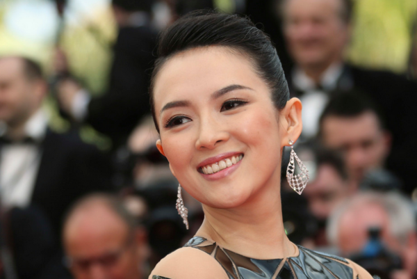 女星被揩油后高情商的反应有哪些？