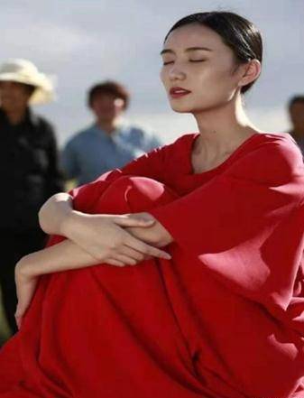 李亚鹏新女友性感热舞,大秀傲人身材,论找女友的眼光他真没输过 李亚鹏新女友性感热舞,大秀傲人身材,论找女友的眼光他真没输过