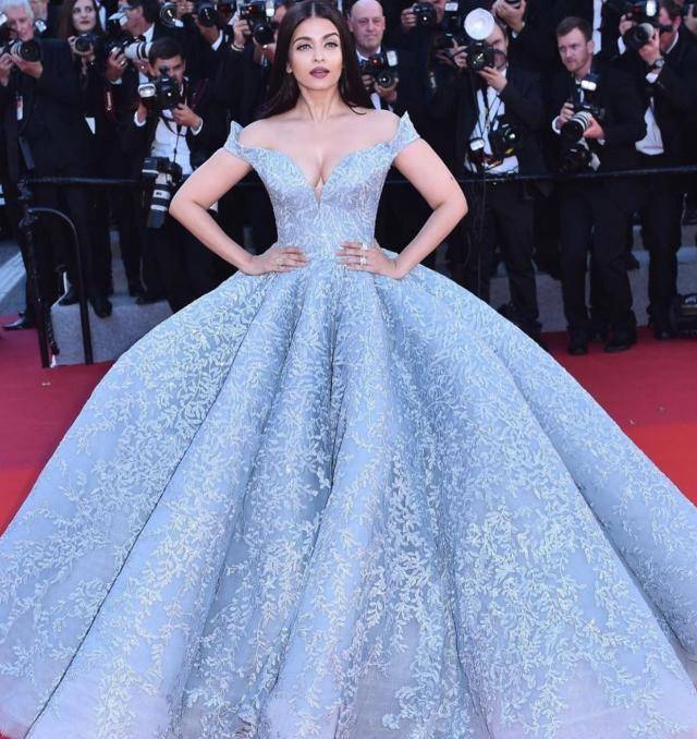 欧美女星VS中国女星高定礼服，谁是最美灰姑娘？杜晨·科洛斯惊艳