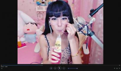 成都网络女主播似杨幂 直播时喝醉呆萌爆红(图) 成都网络女主播似杨幂 直播时喝醉呆萌爆红(图)