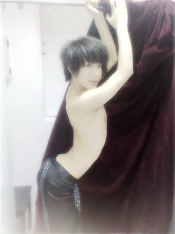 谁有钢管舞男东东的视频下载地址, 跪求~ 谁有钢管舞男东东的视频下载地址, 跪求~