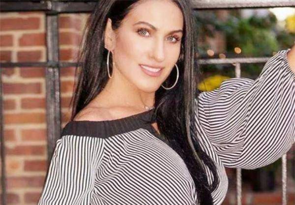 人体彩绘有多逼真?这位艺术家画件“衣服”就出门,没有一人认出 人体彩绘有多逼真?这位艺术家画件“衣服”就出门,没有一人认出