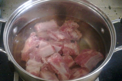 求糖醋排骨的做法步骤视频教程? 求糖醋排骨的做法步骤视频教程?