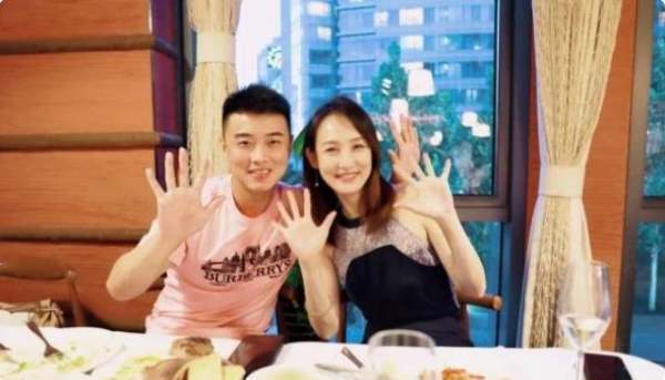 乒乓冠军王皓现状如何呢? 乒乓冠军王皓现状如何呢?