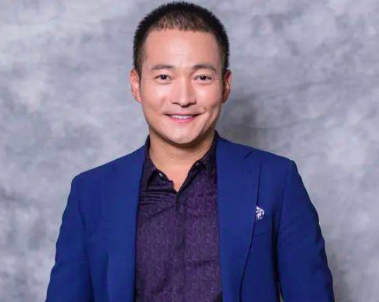 喻恩泰被扒揩油女明星,在公共场合合适吗? 喻恩泰被扒揩油女明星,在公共场合合适吗?