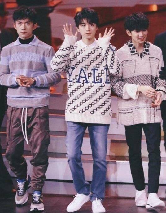 李飞出书了，书名猜透了粉丝的心理，希望TNT被好好规划weilai