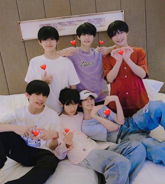 李飞出书了，书名猜透了粉丝的心理，希望TNT被好好规划weilai