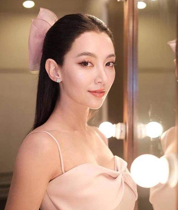 Bella删掉与Weir合照被热议:七台在炒作吗,为什么不保护Weir? Bella删掉与Weir合照被热议:七台在炒作吗,为什么不保护Weir?