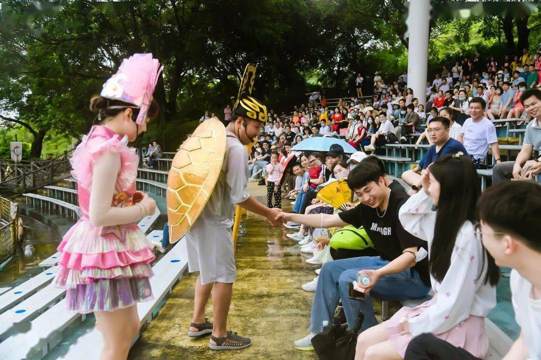 乌云乌云快走开,景区里的有爱时刻分你一半 乌云乌云快走开,景区里的有爱时刻分你一半