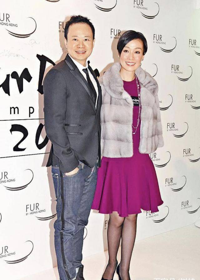 47岁江美仪与吴君如胞弟吴君祥相恋11年无果,坦承两年前已经分手 47岁江美仪与吴君如胞弟吴君祥相恋11年无果,坦承两年前已经分手