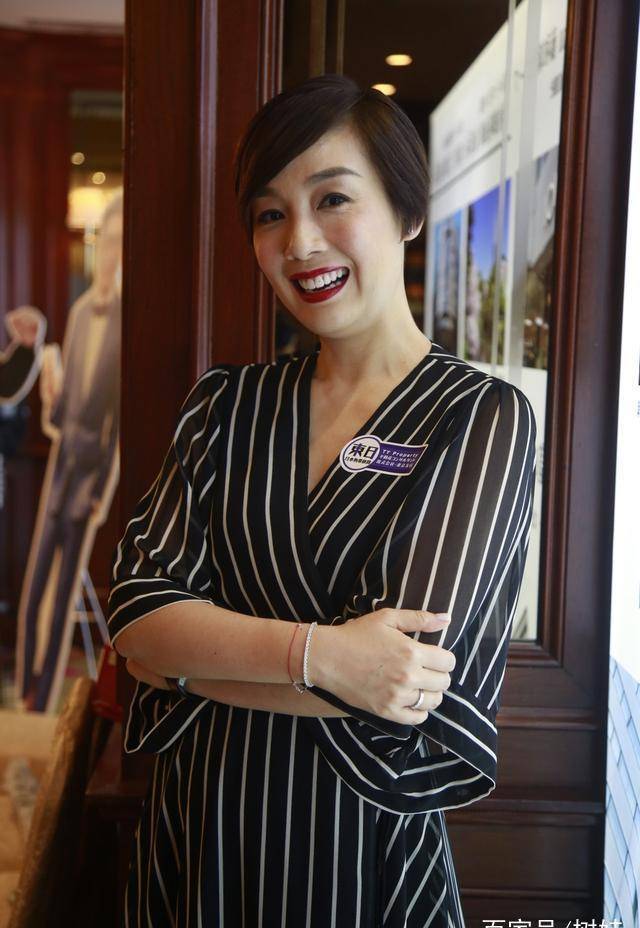 47岁江美仪与吴君如胞弟吴君祥相恋11年无果,坦承两年前已经分手 47岁江美仪与吴君如胞弟吴君祥相恋11年无果,坦承两年前已经分手