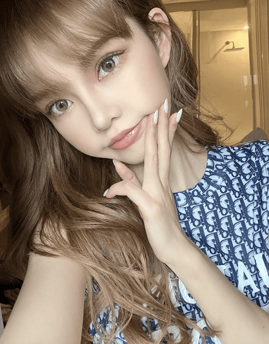 翻版周扬青走红,不仅外表像,霸气穿搭也神复制,流量世界真疯狂