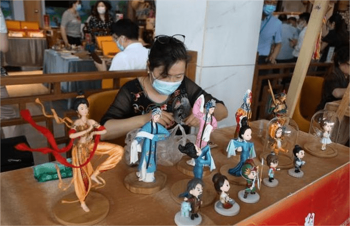 5对“山东手造”高速服务区旗舰店正式建成运营 5对“山东手造”高速服务区旗舰店正式建成运营