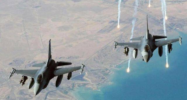 为什么空难发生的时刻,宁愿坠机,也不让乘客们跳伞? 为什么空难发生的时刻,宁愿坠机,也不让乘客们跳伞?