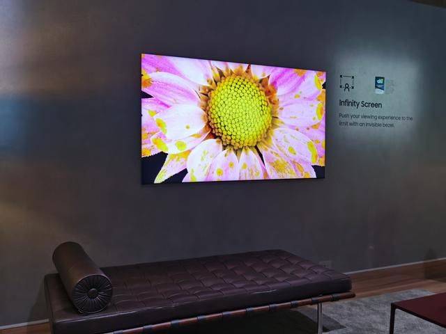 QLED vs. LED vs. OLED:有什么区别? QLED vs. LED vs. OLED:有什么区别?