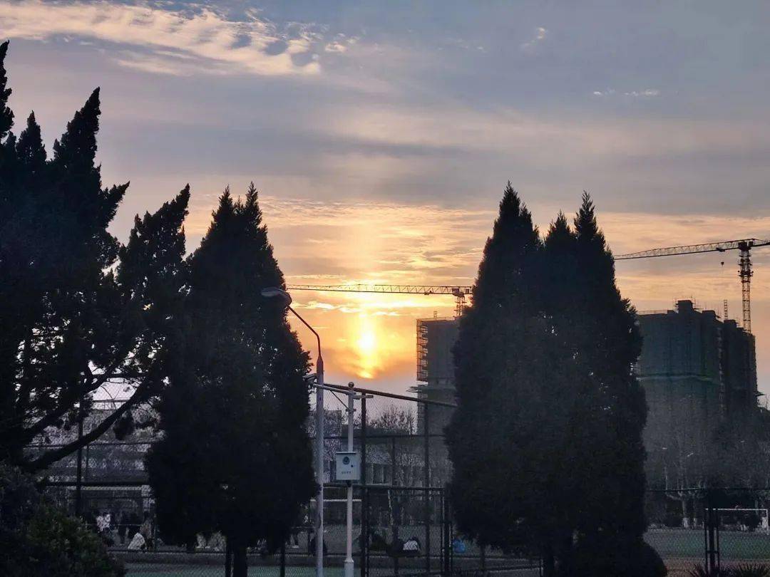 高考首日 | 旗!开!得!胜! 高考首日 | 旗!开!得!胜!