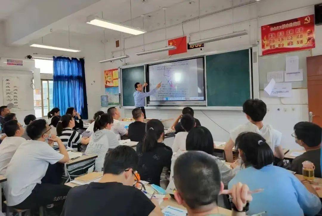 高考首日 | 旗!开!得!胜! 高考首日 | 旗!开!得!胜!