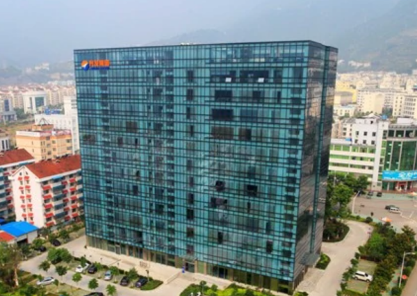 湖北宜昌兴发集团是不是国企?