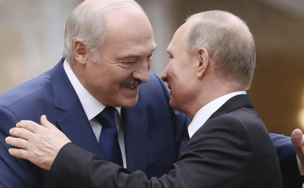 白俄罗斯机场疑似爆炸,此前俄军机场也出事了,真的只是巧合吗? 白俄罗斯机场疑似爆炸,此前俄军机场也出事了,真的只是巧合吗?