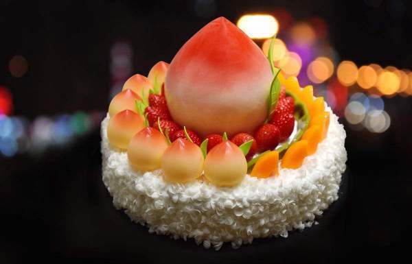 年年有今日,岁岁有今朝,具体是什么意思 年年有今日,岁岁有今朝,具体是什么意思