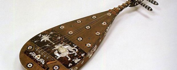 琵琶顶部的弦轴作用是