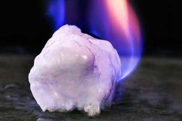 可燃冰的主要成分是什么？