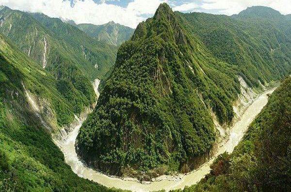 雅鲁藏布大峡谷资料,越少字越好,简介 雅鲁藏布大峡谷资料,越少字越好,简介