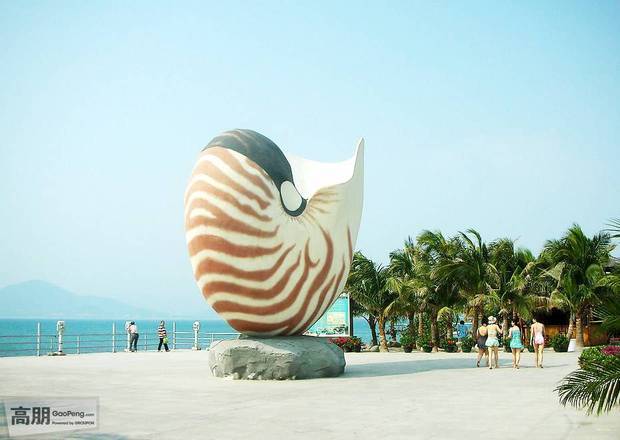 亚龙湾中心广场的图形说明