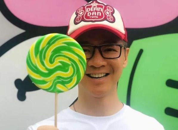 你可曾记得《同一首歌》这个节目,当年主持人梁永斌现状如何? 你可曾记得《同一首歌》这个节目,当年主持人梁永斌现状如何?