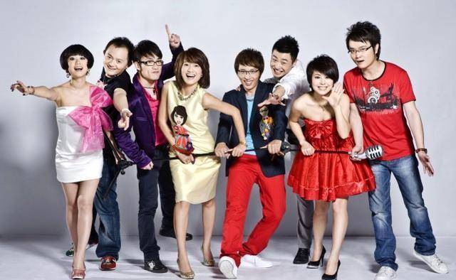 众多圈内好友送海峰最后一程:像睡着了,一点都没变 众多圈内好友送海峰最后一程:像睡着了,一点都没变