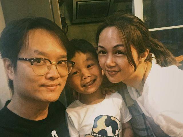 众多圈内好友送海峰最后一程:像睡着了,一点都没变 众多圈内好友送海峰最后一程:像睡着了,一点都没变