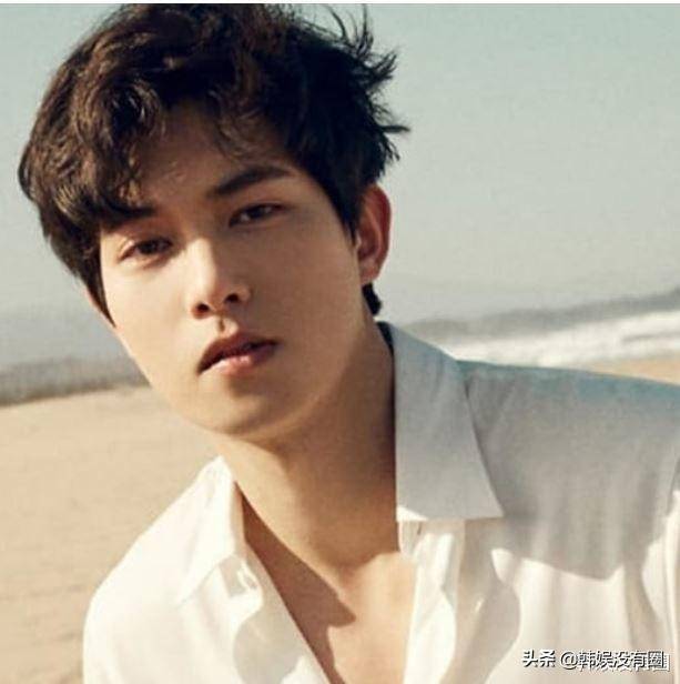 从郑俊英聊天室、到私信撩网红!韩媒再谈“作茧自缚”的李宗泫 从郑俊英聊天室、到私信撩网红!韩媒再谈“作茧自缚”的李宗泫