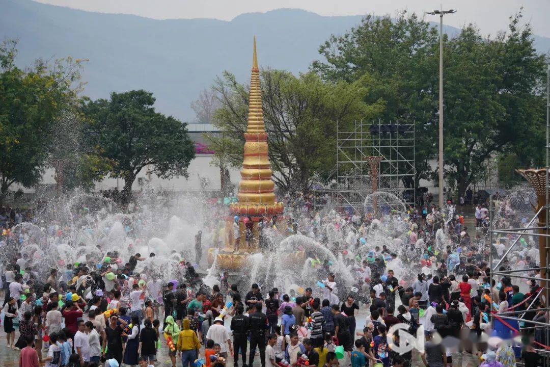 云南保山昌宁县湾甸_肖贡巴哈尔节哪最热闹_傣族泼水节