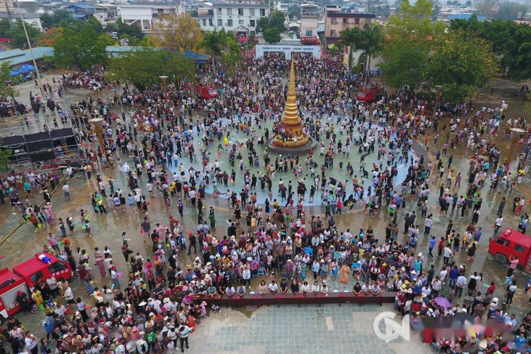 肖贡巴哈尔节哪最热闹_云南保山昌宁县湾甸_傣族泼水节