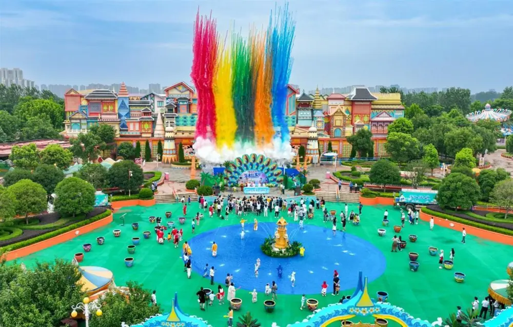 西双版纳民族风情来啦,荆州方特泼水狂欢节开幕 傣族泼水节_荆州方特开园时间及门票价格_荆州方特最新招聘信息