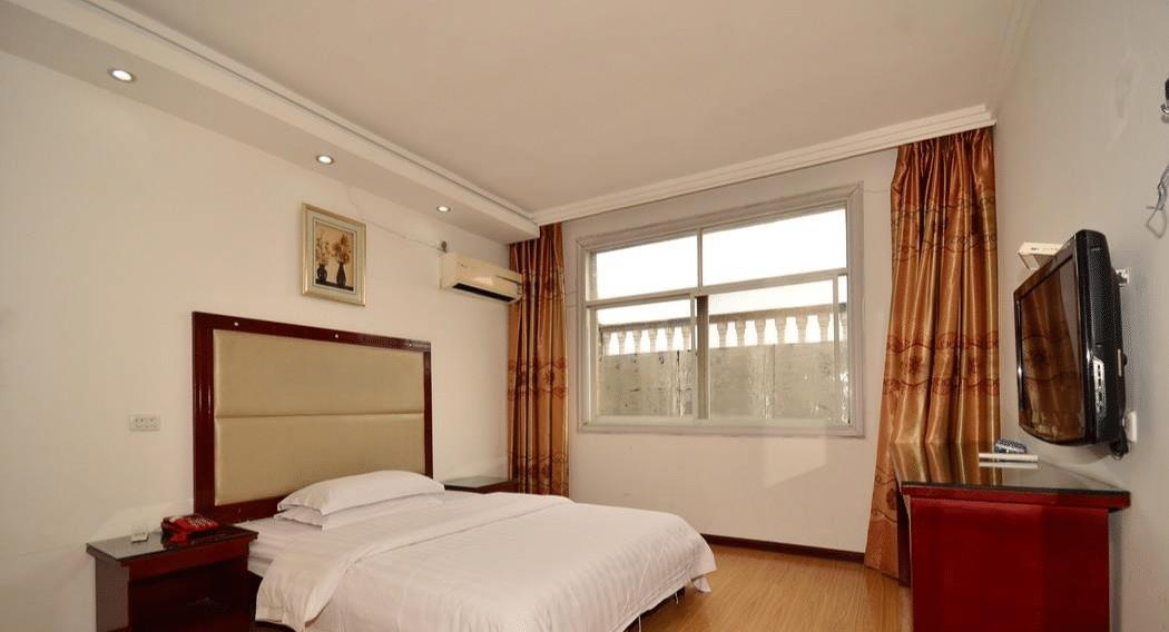 发现邻居家里不住人专门放骨灰该怎么办? 墓地怎么买_骗小萝莉邻居家里的_捡爸爸的骨灰正来姨妈什么办