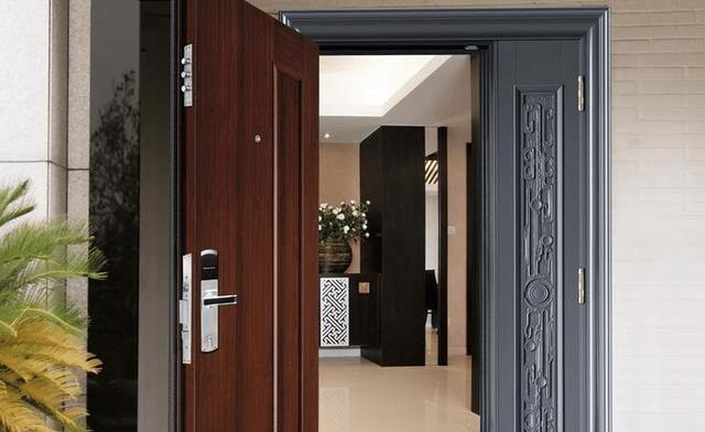 发现邻居家里不住人专门放骨灰该怎么办? 捡爸爸的骨灰正来姨妈什么办_骗小萝莉邻居家里的_墓地怎么买