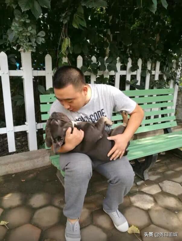 赵本山38岁徒弟突发心梗离世,乡村爱情刚开机,好友曝光出殡场面 乡村爱情演员去世_乡村爱情死了的女演员_乡村爱情演员悼念