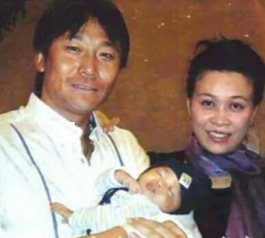 那英与高峰同居10年生下一子没有名分 后嫁给海归精英生活幸福 那英和高峰_高峰那英现在关系怎么样_高峰那英老公图片