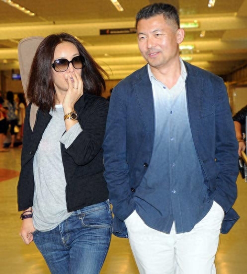 那英与高峰同居10年生下一子没有名分 后嫁给海归精英生活幸福 高峰那英老公图片_高峰那英现在关系怎么样_那英和高峰